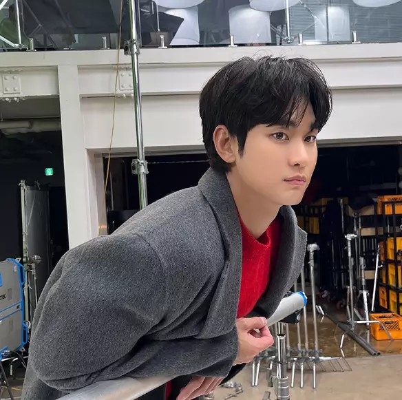 김수현