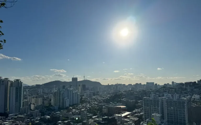 전국에 다시 찌는 듯한 더운 날씨 가 시작되었다.