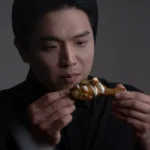 안성재, 푸라닭 광고서 ‘마스터’ 변신…셰프의 기준을 담다