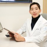 마운자로가 GIP·GLP-1 이중 작용으로 체중 감량과 혈당 조절을 동시에 유도하며 비만 치료의 새로운 방향으로 주목받고 있다. 대사 개선 중심 치료 전략이 확산되는 추세다.