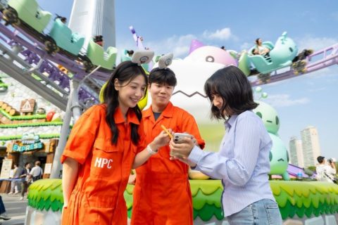 롯데월드 어드벤처가 당근마켓과 함께 메이플스토리 NPC 알바 프로모션을 진행한다. 총 5명을 선발하며 1시간 체험에 1인당 100만원이 지급된다. 지원 기간, 역할, 혜택, 방문객 퀘스트를 정리했다.