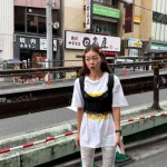 송해나 일본 여행 패션 화제…셔츠에 블랙 뷔스티에 파격 스타일링
