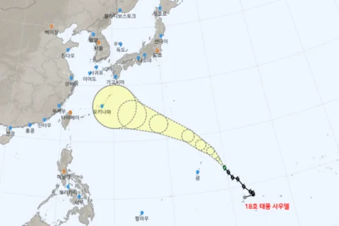 제18호 태풍 사우델 예상 경로와 오키나와 위치