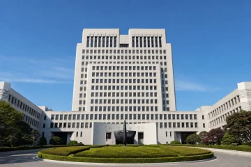 성추행 삼촌에 칼 든 조카, 대법원 '정당방위' 인정…하급심 뒤집혀