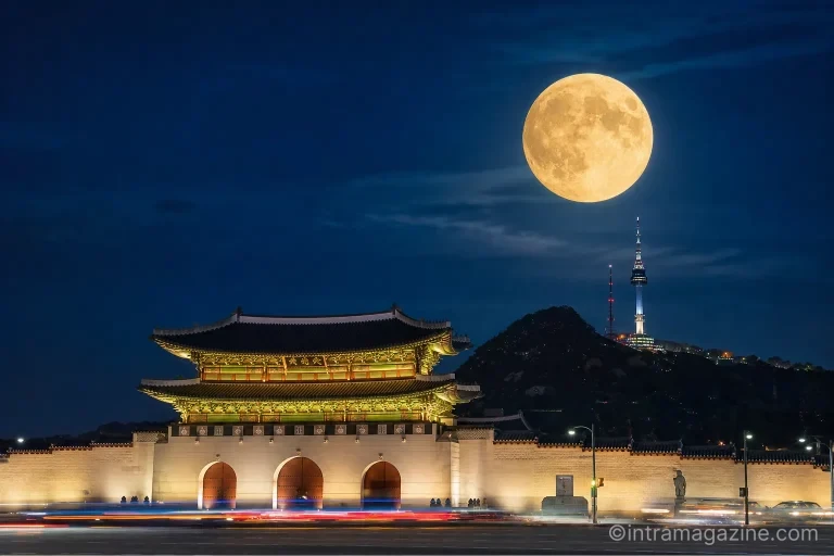 서울의 야경 위로 밝게 떠오른 2026년 추석 보름달의 모습.