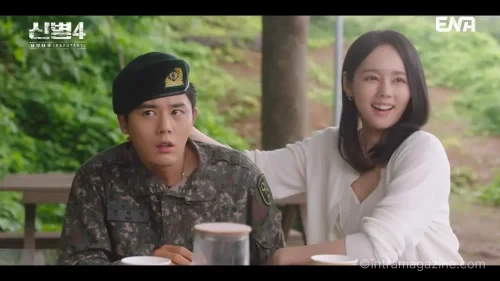 신병4 전우주 역 한가인이 부대 면회 장면에 등장한 모습