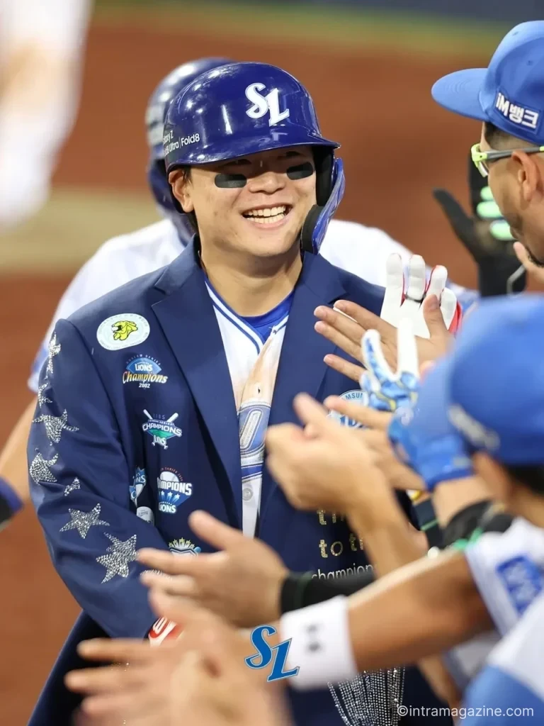 삼성 라이온즈 박승규가 KIA전에서 시즌 10호 홈런을 치는 모습