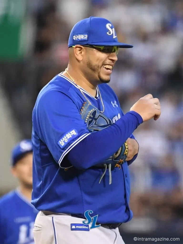 삼성 라이온즈 아리엘 후라도가 LG전 복귀 등판에서 투구하는 모습