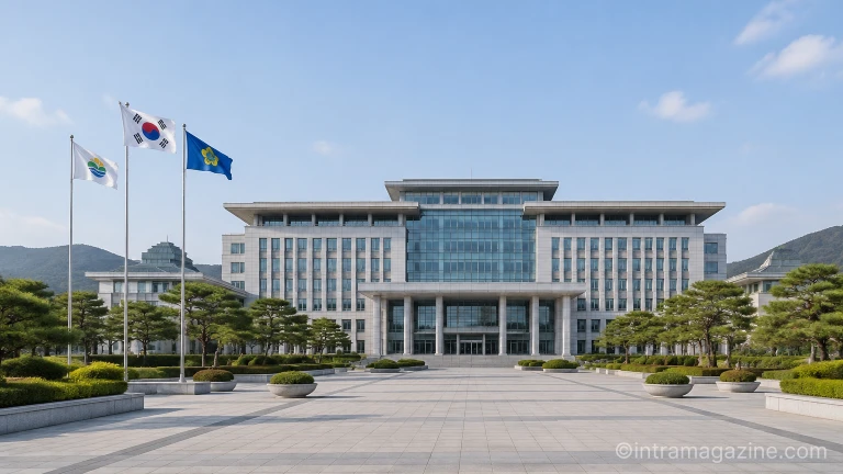 경기도청 청사 건물 전경과 게양대
