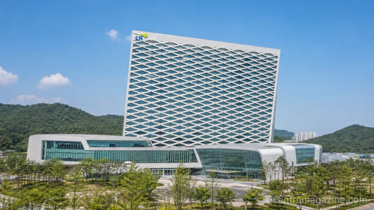경남 진주에 위치한 한국토지주택공사(LH) 본사 건물 전경