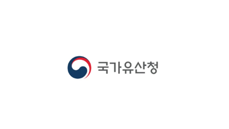 국가유산청과 서울특별시교육청이 2026년 10월 27일 국립고궁박물관에서 미래세대 무형유산 전승 협약식을 가졌다(사진-국가유산청)