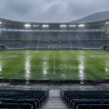 텅 빈 축구 경기장과 그라운드 잔디 모습
