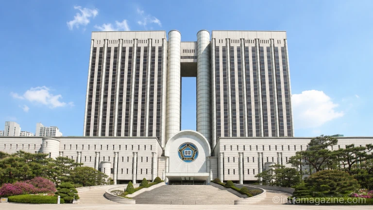 재판이 열리고 있는 서울고등법원 건물