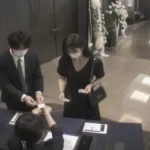 결혼식장 CCTV에 포착된 모르는 하객 커플