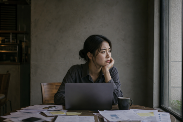 최저임금도 못 받는 청년 프리랜서 33%, 절반은 계약서도 없어